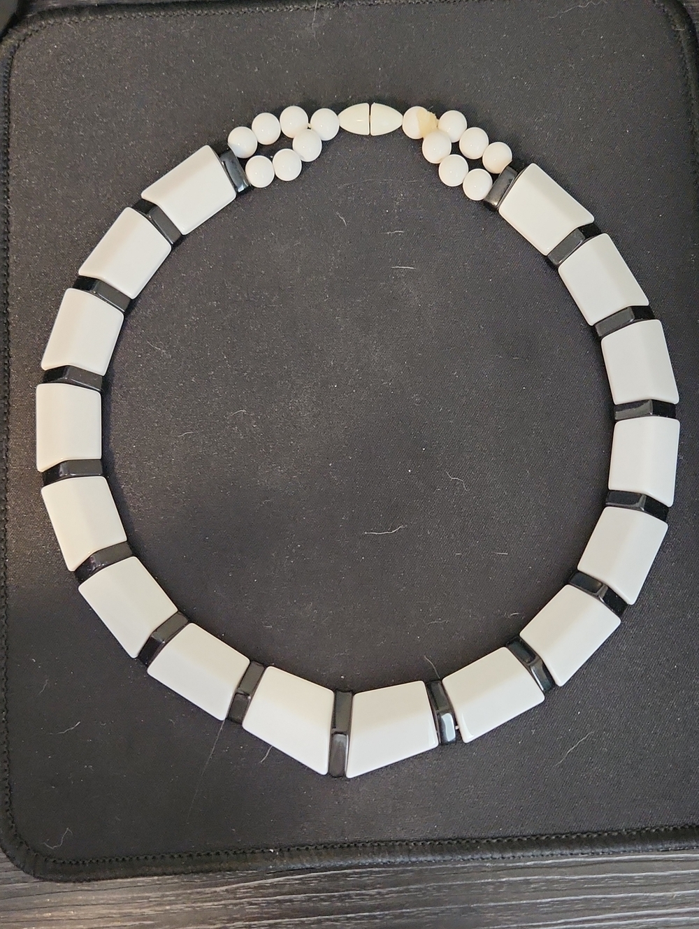 Avon Classic Lines White and Black Tile Link Choker Necklace